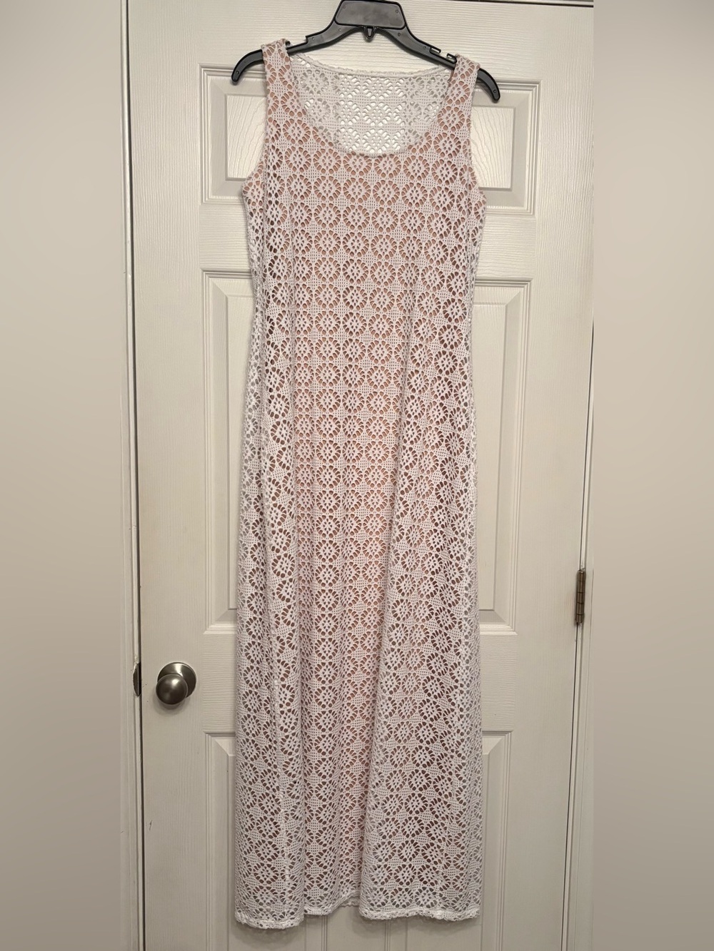 Sleeveless White Crochet Maxi Dress with Nude Lining Sz 10